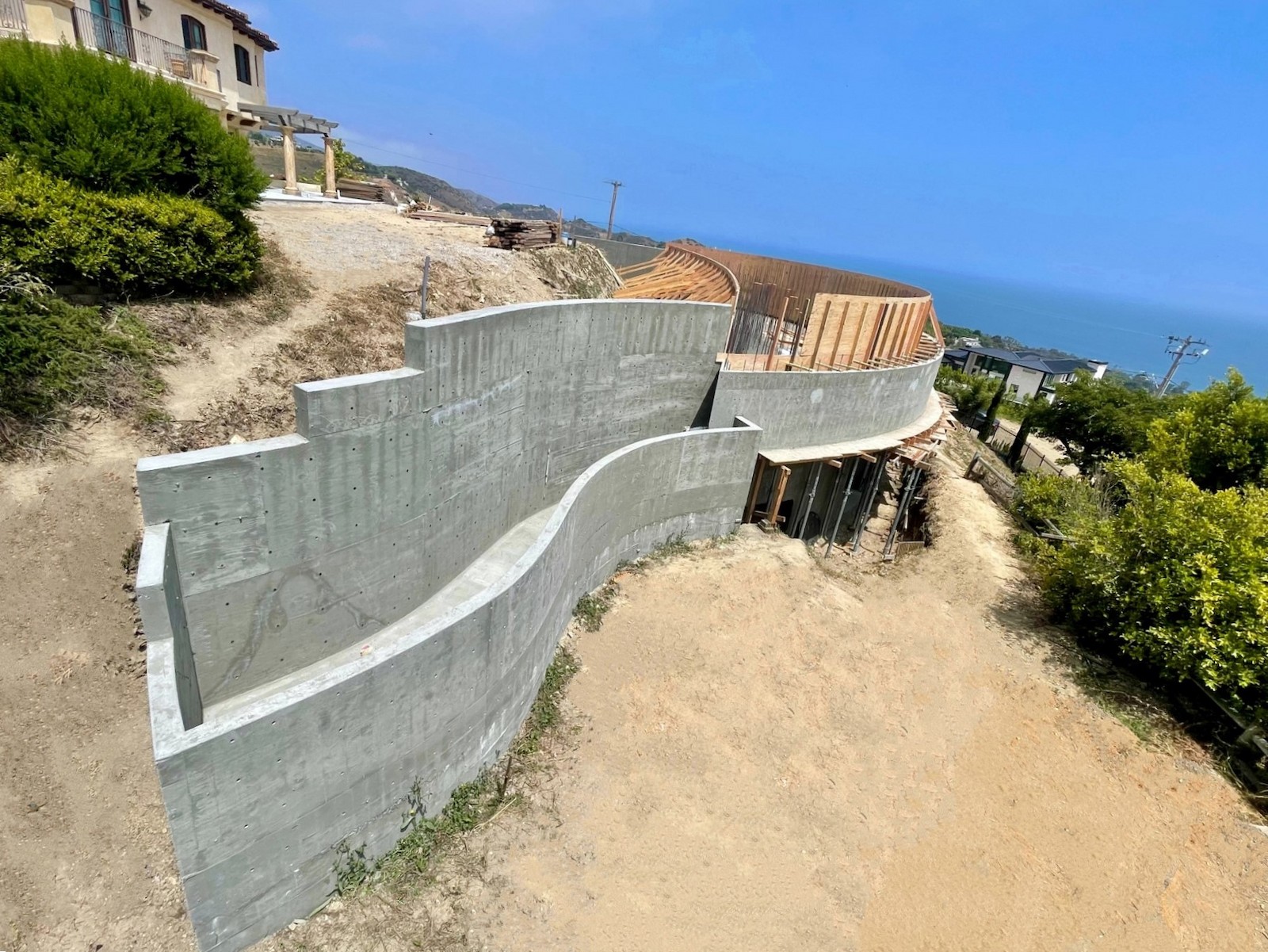 Retaining wall for a pool deck near Malibu